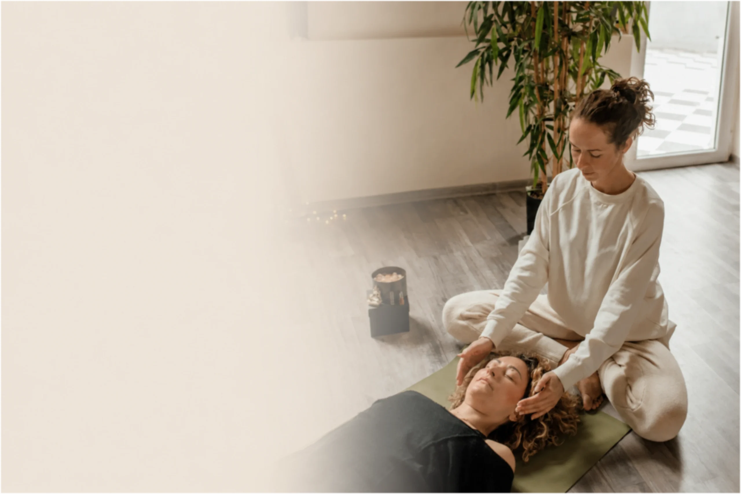 Profesional realizando una terapia